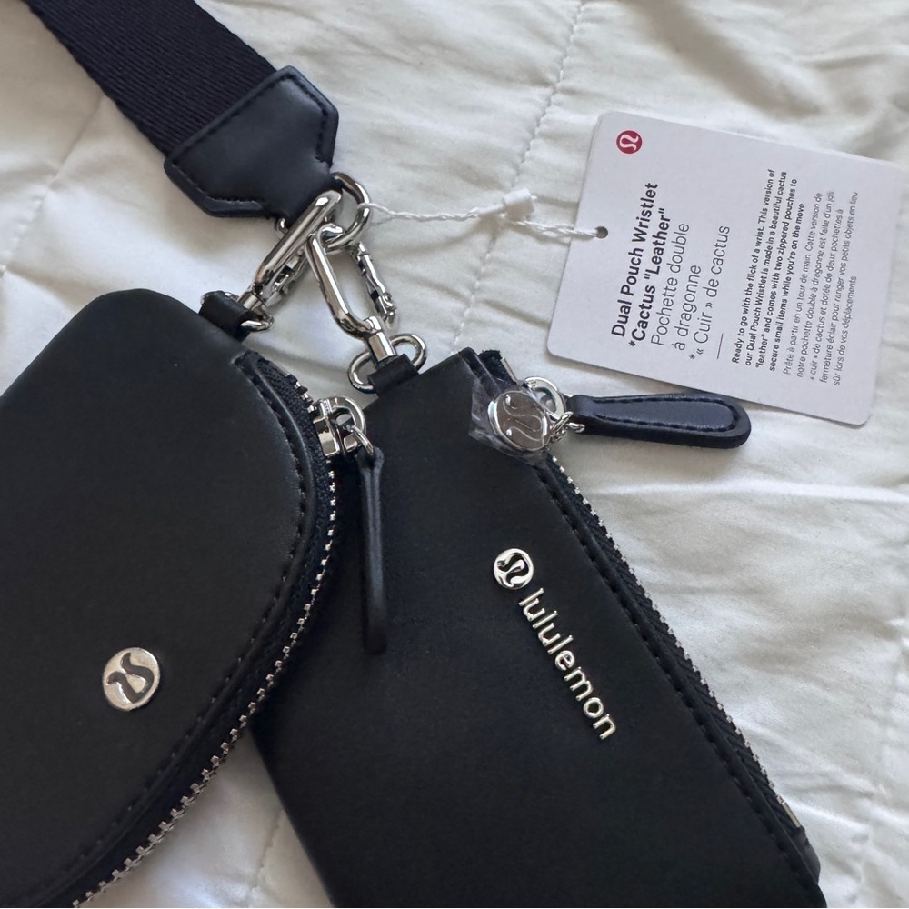 24🆕🌵 Lululemon Dual Pouch Wristlet Cactus Leather Alternative - Black Silver - Picture 4 of 6